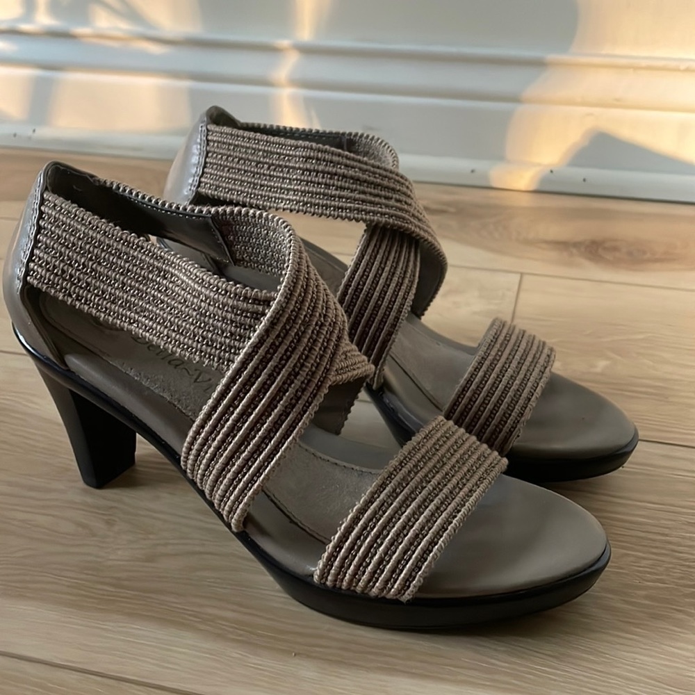 Bella Vita Tan Elastic Strap High Heel Sandals‎ Size 5.5
